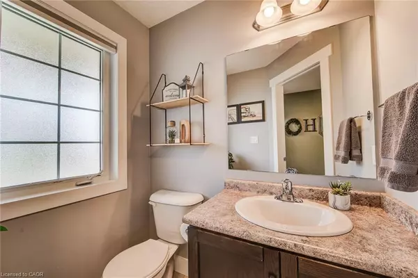 Plattsville, ON N0J 1S0,127 English Crescent