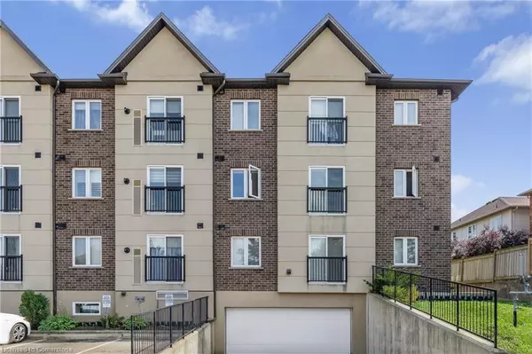 Ancaster, ON L9K 1J8,886 Golf Links Road #302