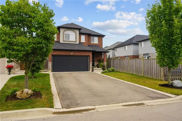 40 Stoneglen Way, Mount Hope, ON L0R 1W0