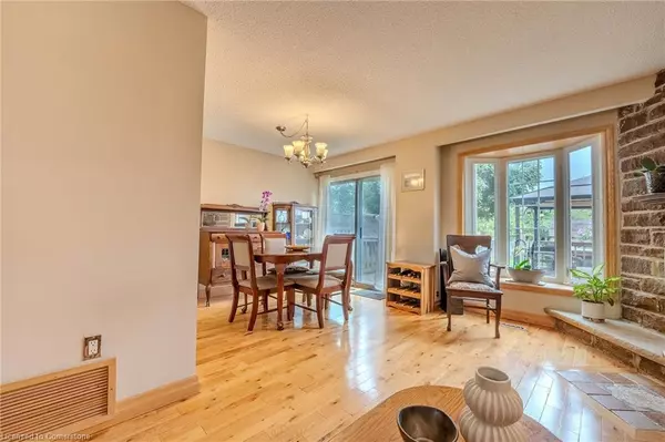 Mississauga, ON L5N 1Y5,7163 Fayette Circle