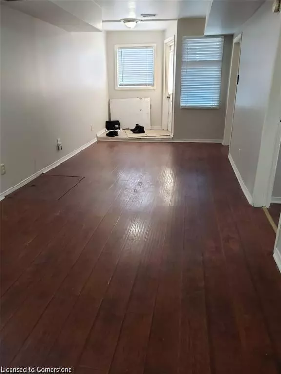 Hamilton, ON L8H 4S3,205 Kenilworth Avenue N #1