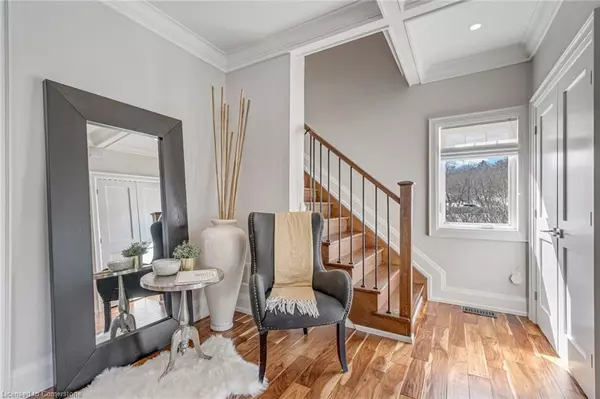 Georgetown, ON L7G 2W1,6 Credit Street