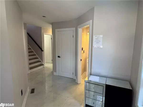 Barrie, ON L4N 0Y5,49 Catherine Drive