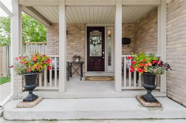 Stoney Creek, ON L8J 1X6,8 Viva Court