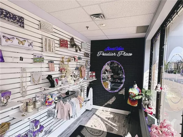 Orangeville, ON L9W 5G4,210 Broadway Avenue #105