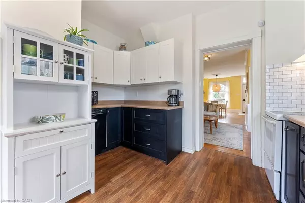 Hamilton, ON L8L 5E7,137 Victoria Avenue N