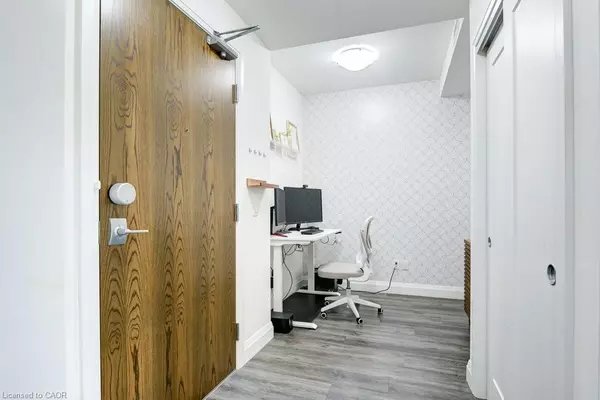 Waterdown, ON L0R 2H4,30 Hamilton Street S #407