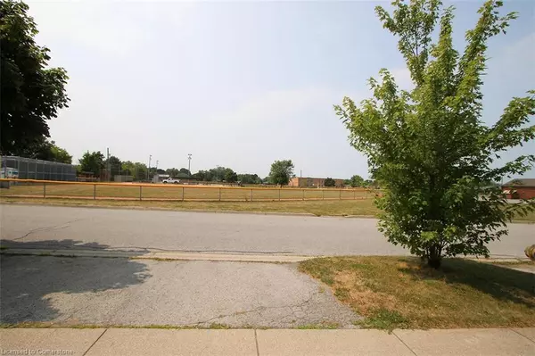 Beamsville, ON L0R 1B6,4353 Concord Avenue