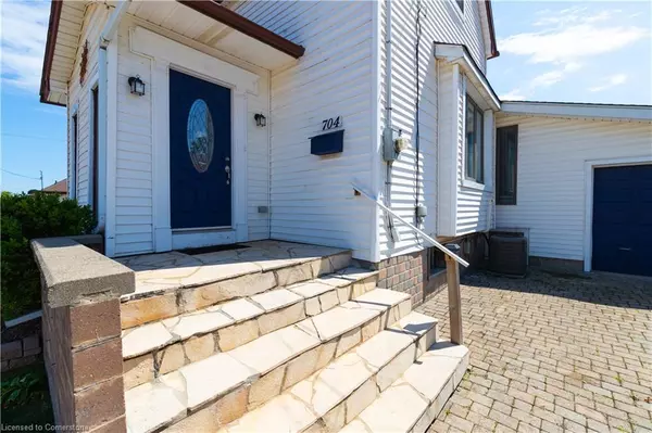 Hamilton, ON L8H 1S5,704 Roxborough Avenue