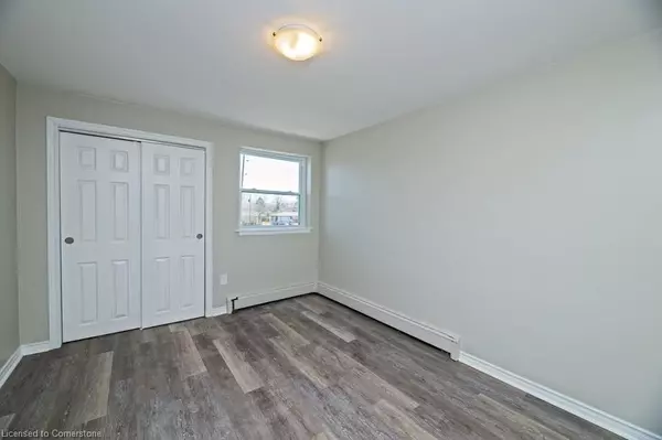 Burlington, ON L7P 1B6,2251 Mountainside Drive #1