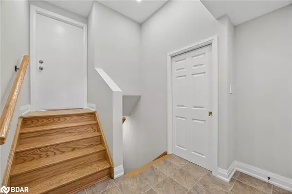 Orillia, ON L3V 8A7,393 Grenville Avenue