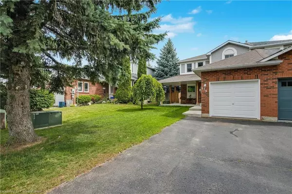 Cambridge, ON N1T 1T8,136 Fairgreen Close