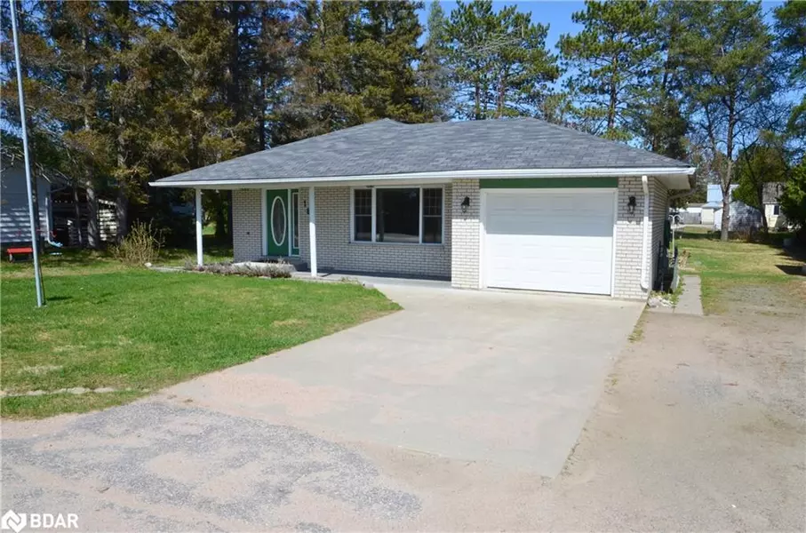 18 Tebby Boulevard, South River, ON P0A 1X0