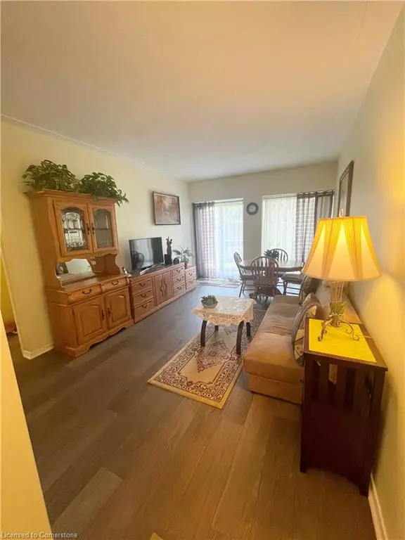 Hamilton, ON L8K 4E1,10 Woodman Drive S #101