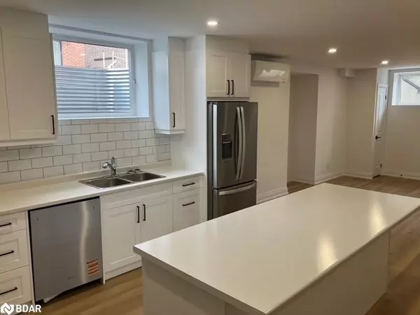 65 Baycroft Boulevard, Angus, ON L3W 0M1