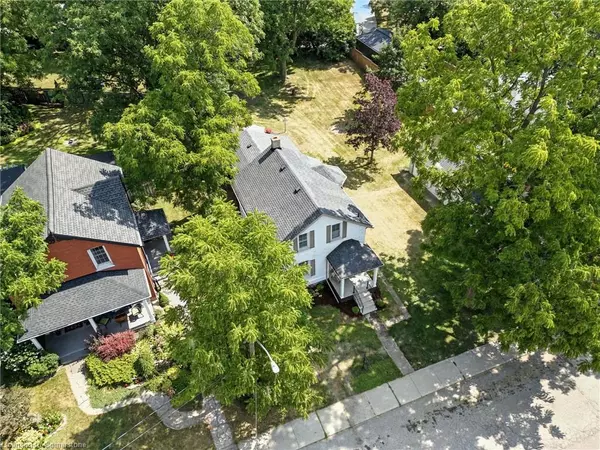 Ayr, ON N0B 1E0,23 Mac Donald Street