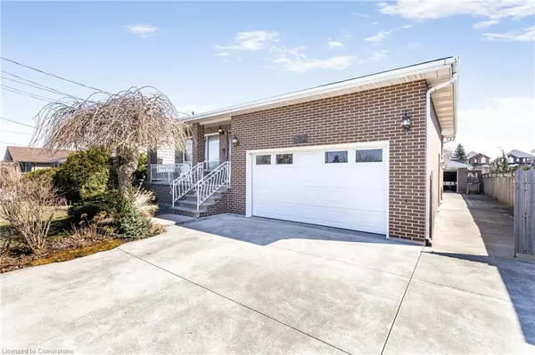 212 Margaret Avenue, Hamilton, ON L8E 2H8