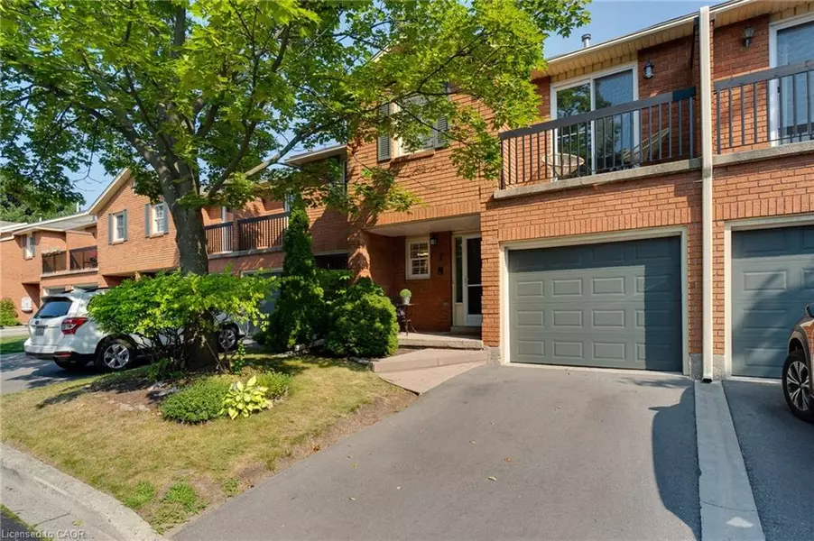 1205 Lamb's Court #7, Burlington, ON L7S 2G4