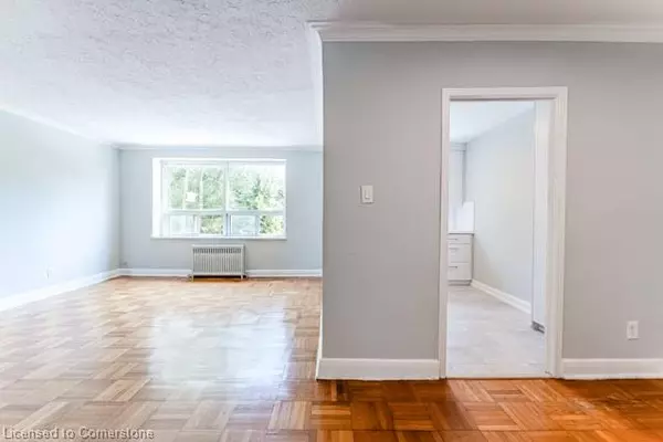 Oakville, ON L6K 1Z1,110 South Forster Park Drive #206