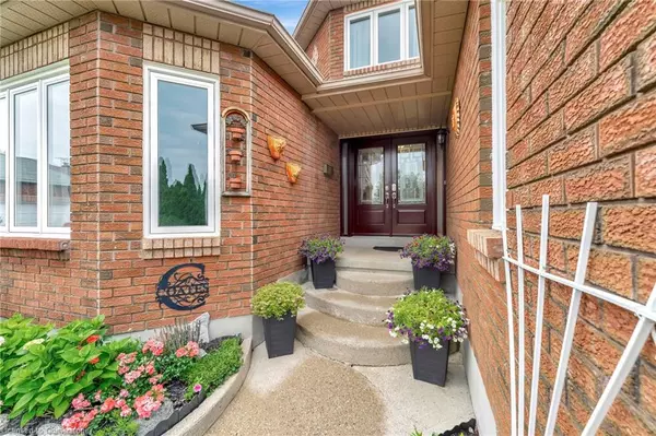 Cambridge, ON N1T 1M8,72 Hilborn Avenue