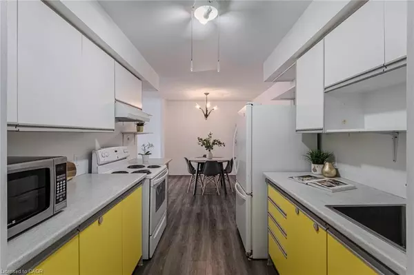 Simcoe, ON N3Y 5K3,60 Donly Drive S #210