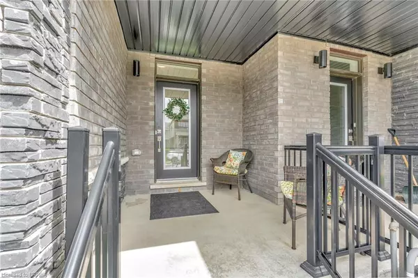 Caledonia, ON N3W 0G4,10 Owl Lane