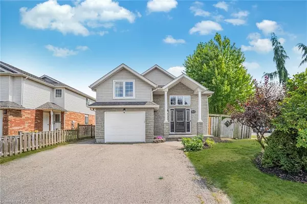 3 Wisteria Court, Kitchener, ON N2E 3T4