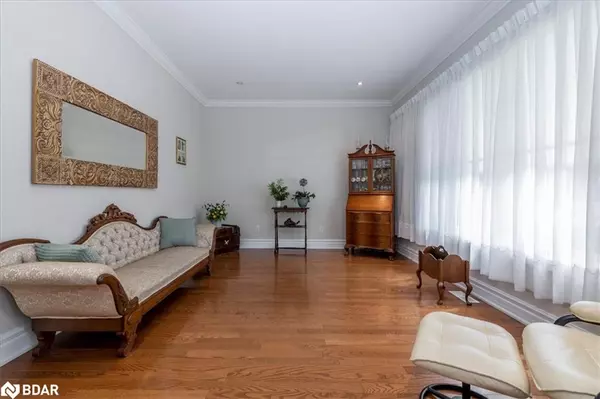 Springwater, ON L0L 1X1,34 Heatherwood Drive