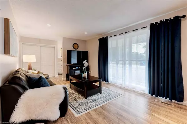 Stoney Creek, ON L8E 3S7,26 Madoc Street