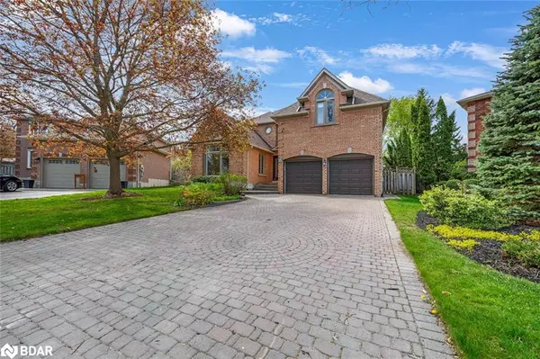 43 Falling Brook Drive, Barrie, ON L4N 7E9