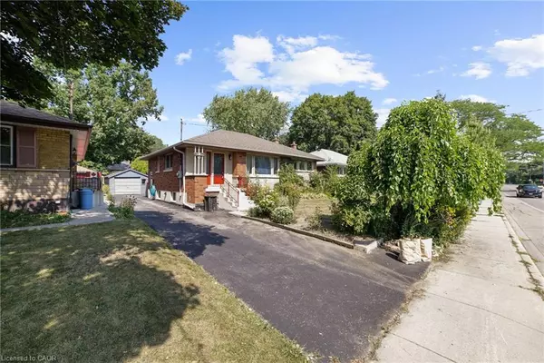 Hamilton, ON L9C 5C2,272 Upper Paradise Road #A