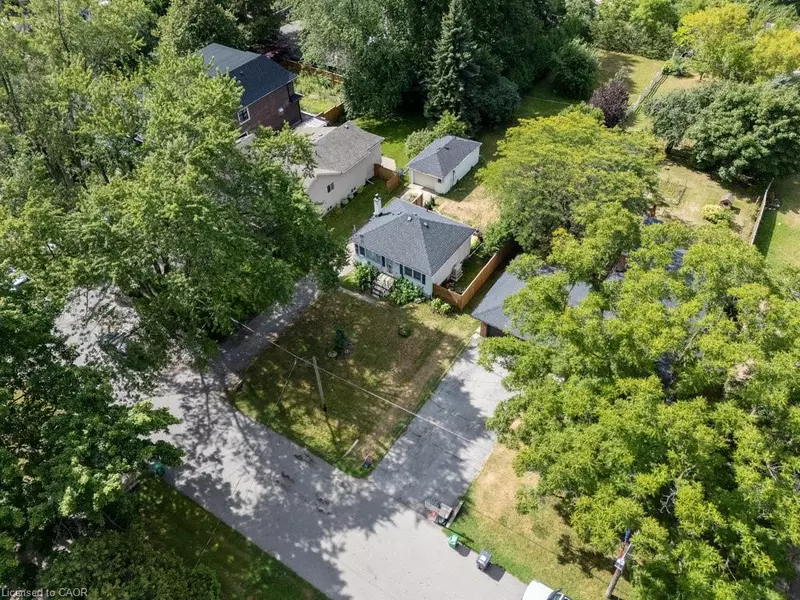 1088 Cherriebell Road, Mississauga, ON L5E 2R3