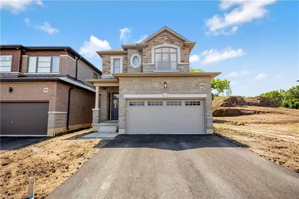 92 Shady Oaks Trail, Hamilton, ON L9B 0K6