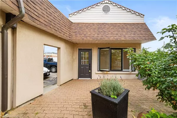 19 Main Street S #3, Waterdown, ON L0R 2H0