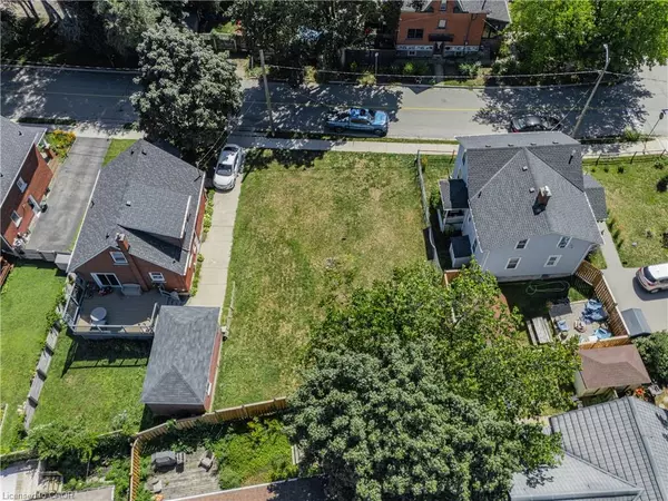 Kitchener, ON N2H 3Y8,536 Duke Street W