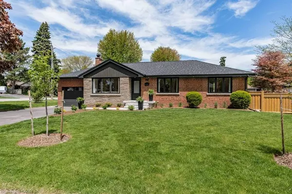 877 Condor Drive, Burlington, ON L7T 3A8