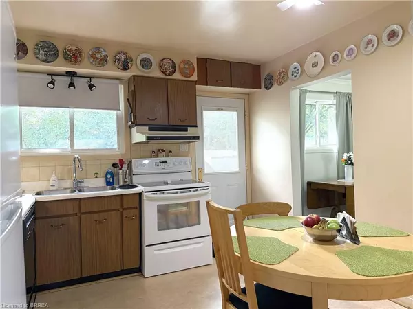 Oakville, ON L6H 2H6,1232 Gainsborough Drive