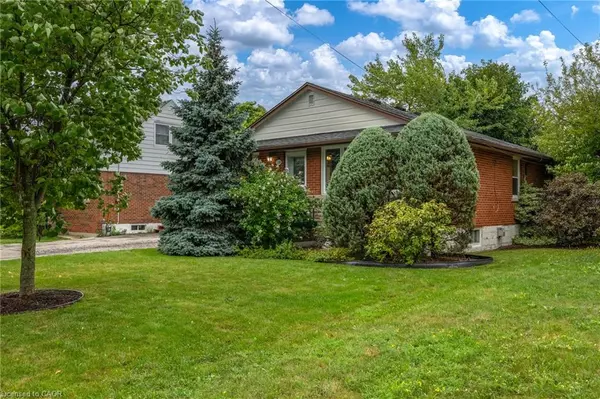 136 Howard Avenue, Hamilton, ON L9A 2W7