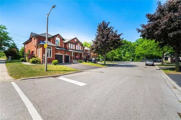 Burlington, ON L7L 6K3,5103 Tree Court