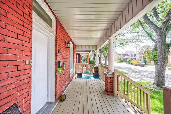 Hamilton, ON L8L 5E5,108 Victoria Avenue N