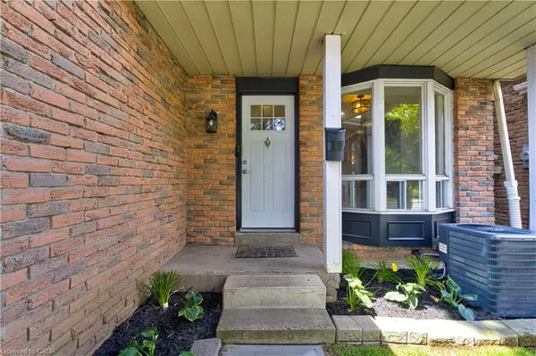 Burlington, ON L7M 1X8,3045 Driftwood Drive