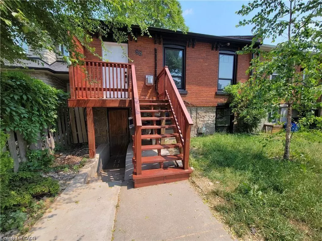 Hamilton, ON L8L 5C3,98 West Avenue N #Lower