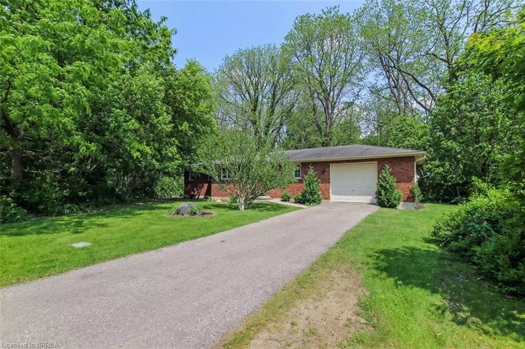 Paris, ON N3L 4C4,80 Race Street