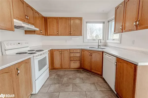 Barrie, ON L4N 8K4,70 Hurst Drive