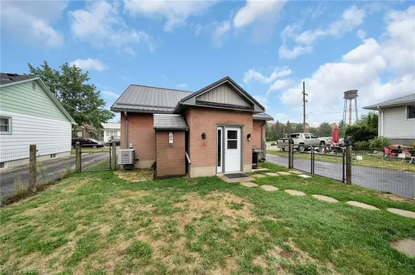 Delhi, ON N4B 1H9,205 Crysler Street