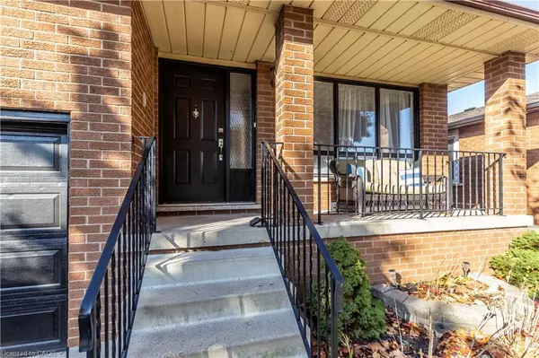 Hamilton, ON L9C 7G9,15 Gilcrest Street