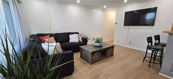 Hamilton, ON L8K 6H2,100 St. Andrews Court #5
