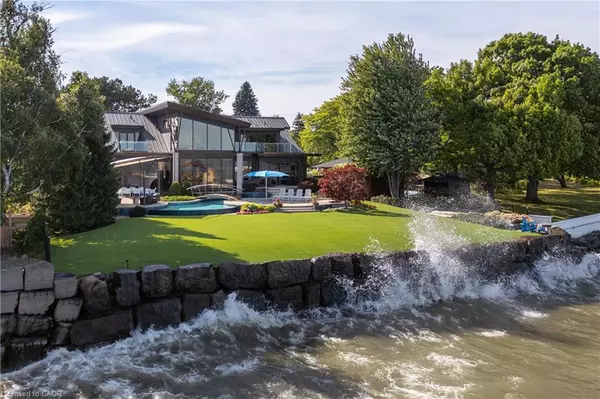 1540 Watersedge Road, Mississauga, ON L5J 1A4