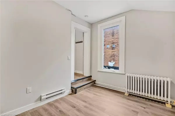 St. Catharines, ON L2R 2N1,82 Welland Avenue #5
