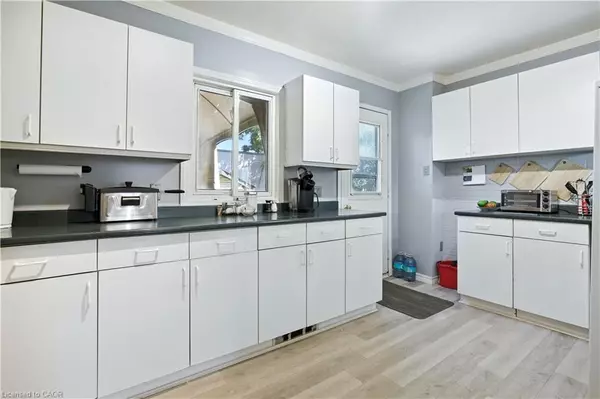 Hamilton, ON L8L 7G3,16 Albemarle Street